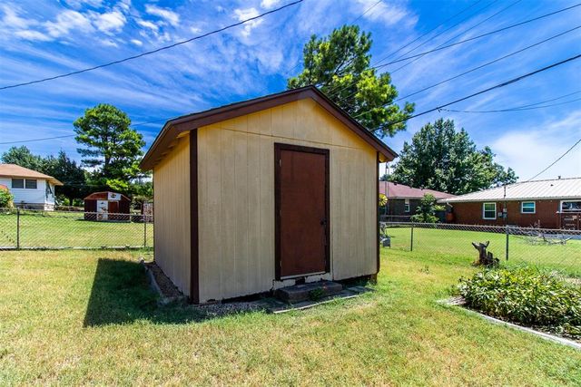 216 W Coe Drive, Midwest City, OK 73110