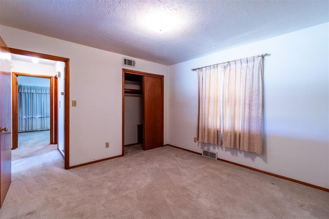 216 W Coe Drive, Midwest City, OK 73110