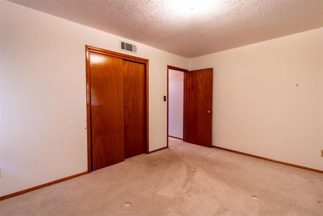 216 W Coe Drive, Midwest City, OK 73110