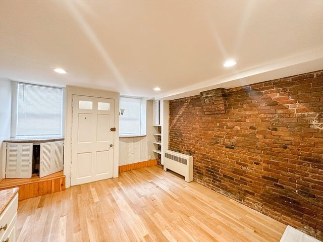 61 Phillips St 1, Boston, MA 02114
