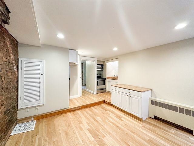 61 Phillips St 1, Boston, MA 02114