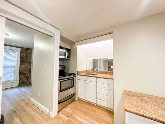 61 Phillips St 1, Boston, MA 02114