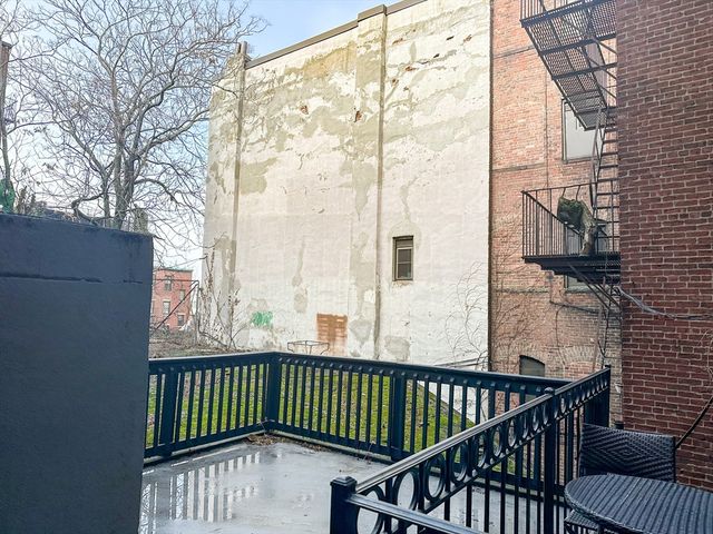 61 Phillips St 1, Boston, MA 02114
