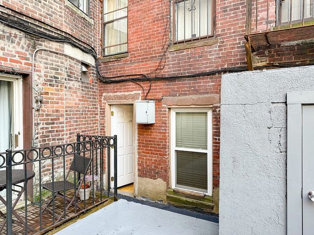 61 Phillips St 1, Boston, MA 02114