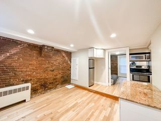 61 Phillips St 1, Boston, MA 02114
