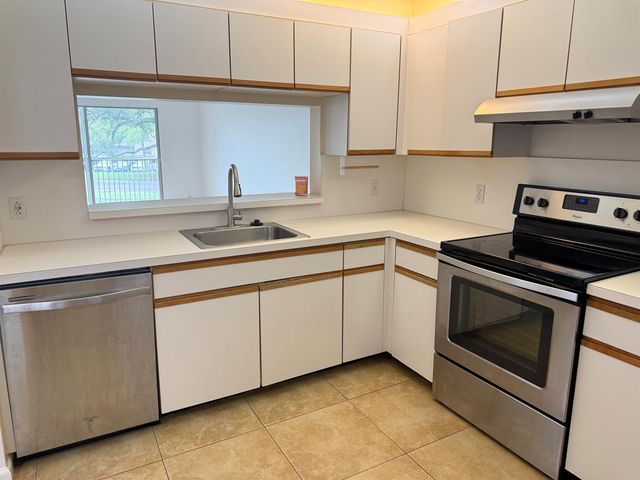 1200 SW 124TH Terrace 209O, Pembroke Pines, FL 33027