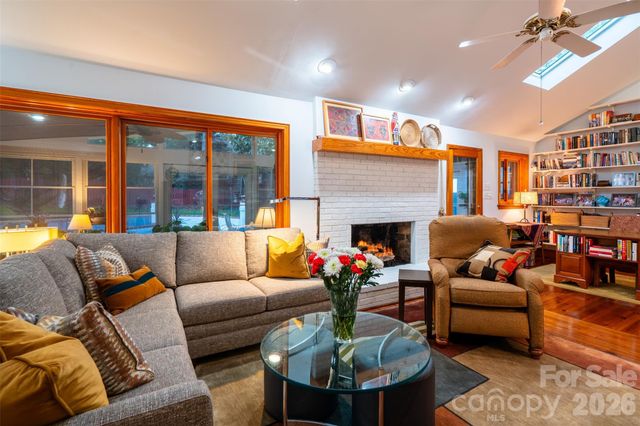 1330 Cedar Lane, Charlotte, NC 28226