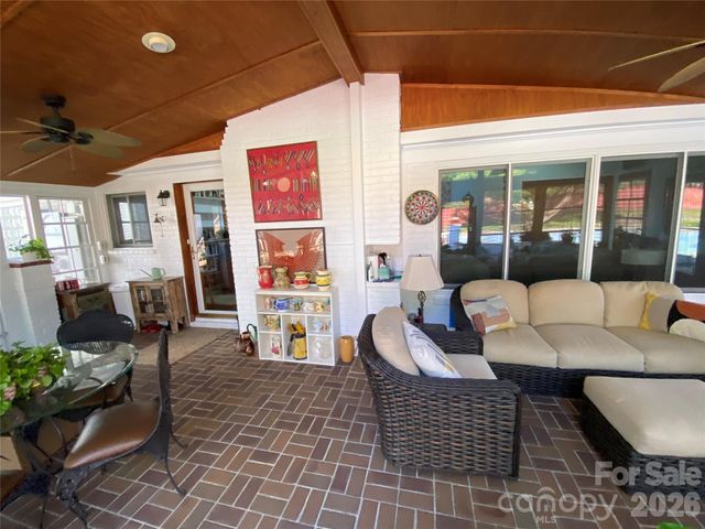 1330 Cedar Lane, Charlotte, NC 28226