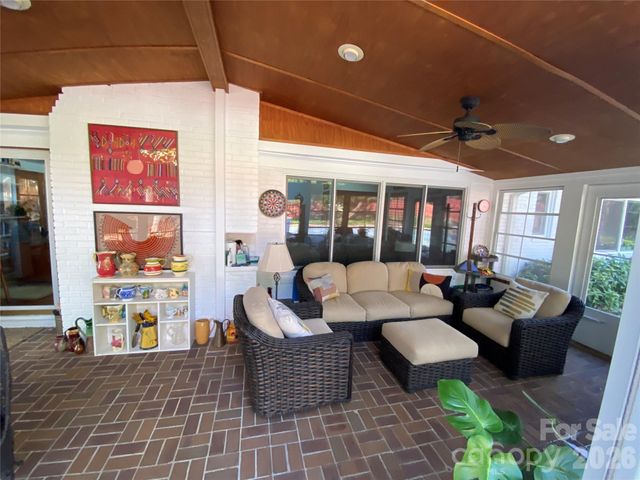 1330 Cedar Lane, Charlotte, NC 28226