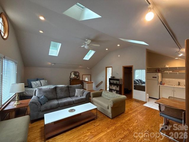 1330 Cedar Lane, Charlotte, NC 28226