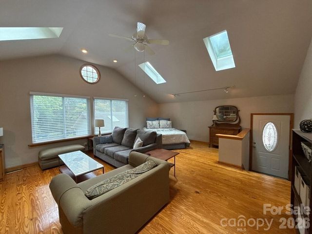 1330 Cedar Lane, Charlotte, NC 28226