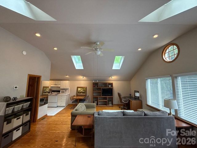 1330 Cedar Lane, Charlotte, NC 28226