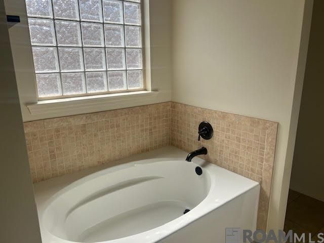 17060 Jamestowne Dr, Prairieville, LA 70769