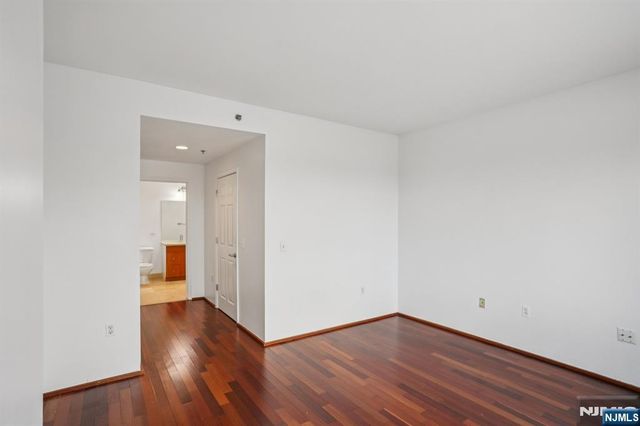 3110 City Place, Edgewater, NJ 07020