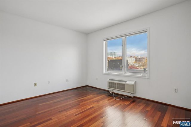 3110 City Place, Edgewater, NJ 07020