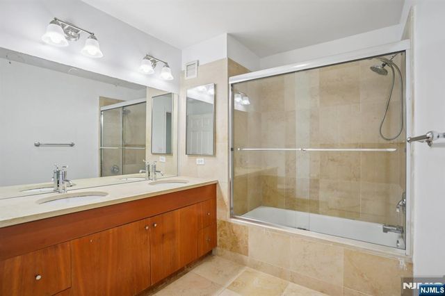 3110 City Place, Edgewater, NJ 07020