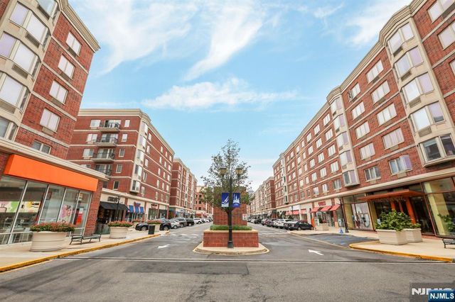 3110 City Place, Edgewater, NJ 07020