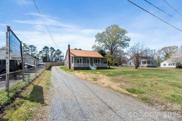 2106 Statesville Highway, Mooresville, NC 28115