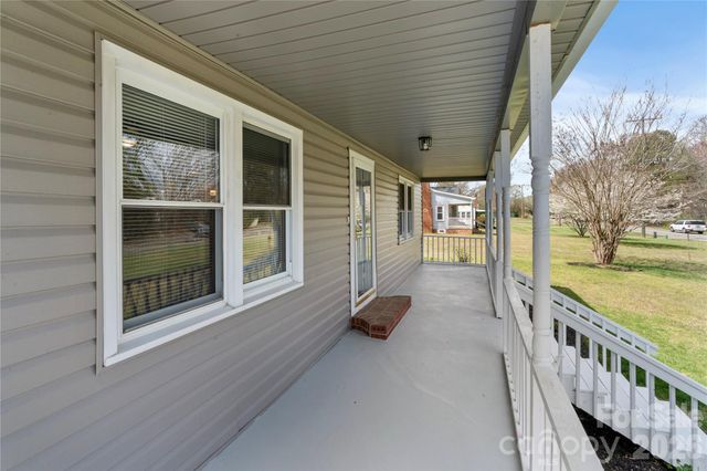 2106 Statesville Highway, Mooresville, NC 28115