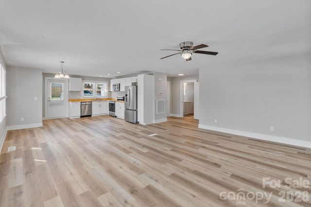 2106 Statesville Highway, Mooresville, NC 28115