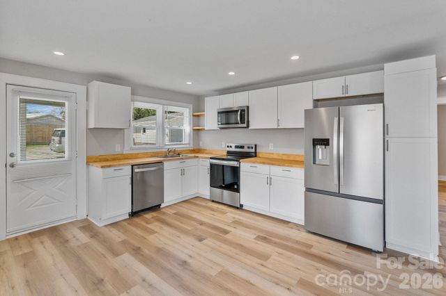 2106 Statesville Highway, Mooresville, NC 28115