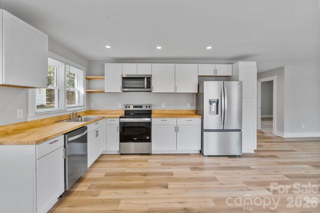 2106 Statesville Highway, Mooresville, NC 28115