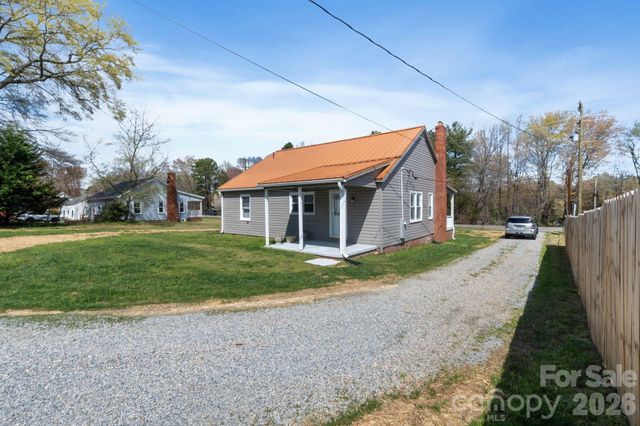 2106 Statesville Highway, Mooresville, NC 28115