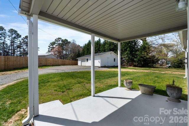 2106 Statesville Highway, Mooresville, NC 28115