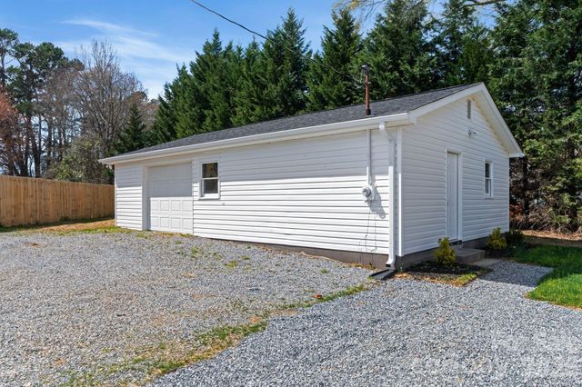 2106 Statesville Highway, Mooresville, NC 28115