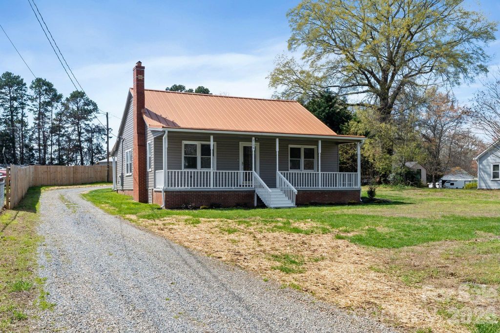 2106 Statesville Highway, Mooresville, NC 28115