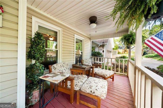 31 Fawn Lake Trail NE, White, GA 30184
