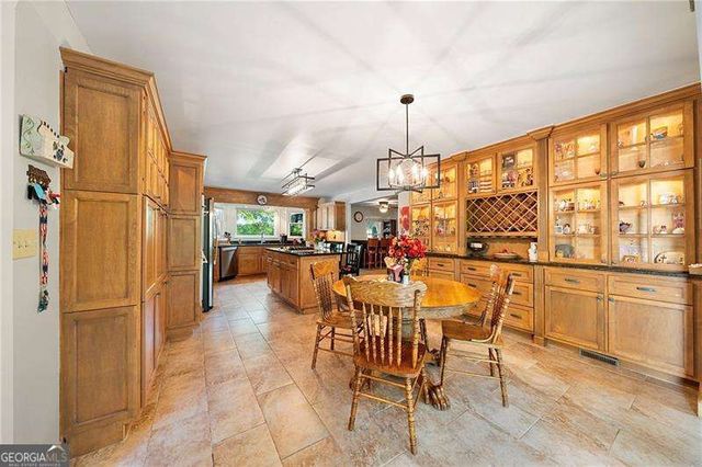 31 Fawn Lake Trail NE, White, GA 30184