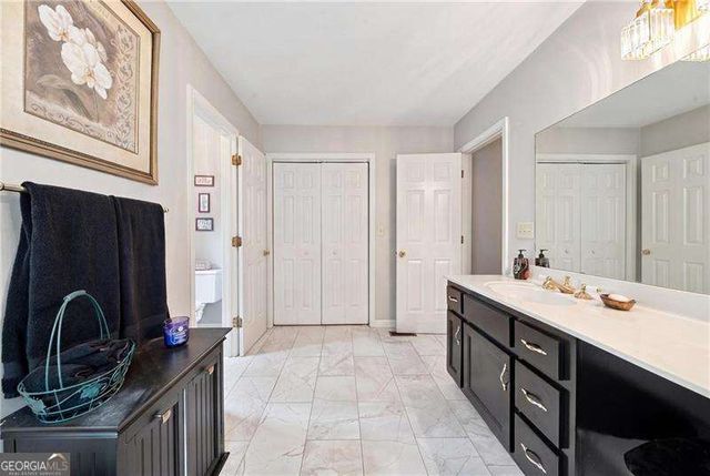 31 Fawn Lake Trail NE, White, GA 30184