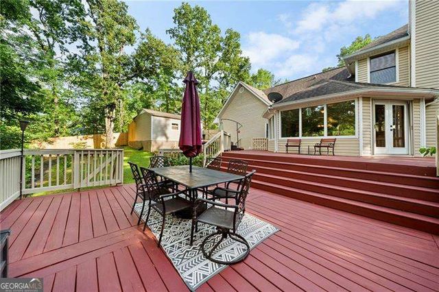 31 Fawn Lake Trail NE, White, GA 30184