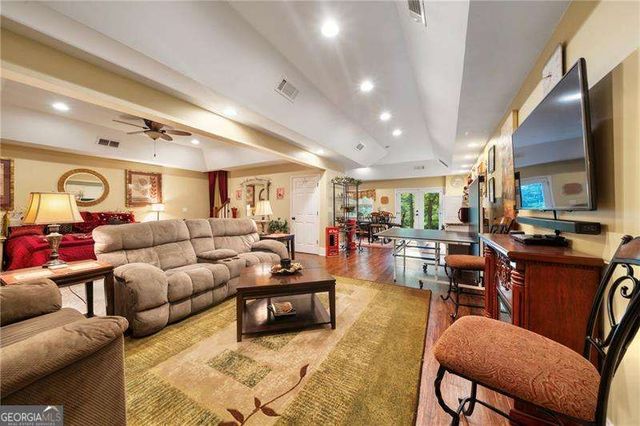 31 Fawn Lake Trail NE, White, GA 30184