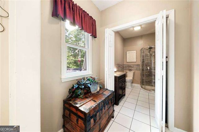 31 Fawn Lake Trail NE, White, GA 30184