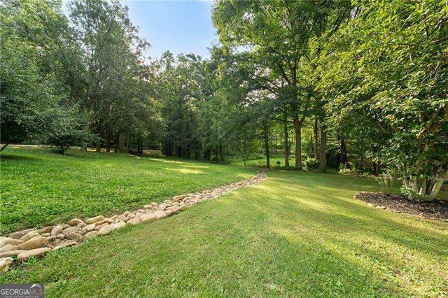 31 Fawn Lake Trail NE, White, GA 30184