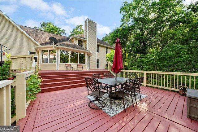 31 Fawn Lake Trail NE, White, GA 30184