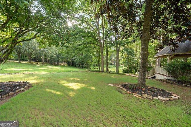 31 Fawn Lake Trail NE, White, GA 30184