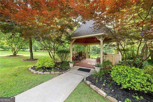 31 Fawn Lake Trail NE, White, GA 30184