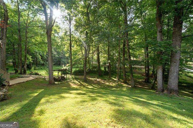 31 Fawn Lake Trail NE, White, GA 30184
