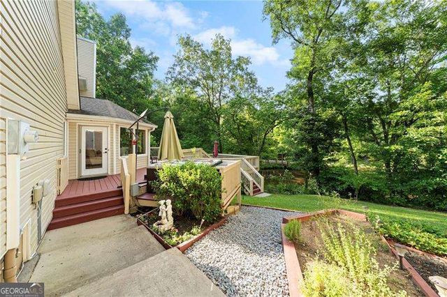 31 Fawn Lake Trail NE, White, GA 30184