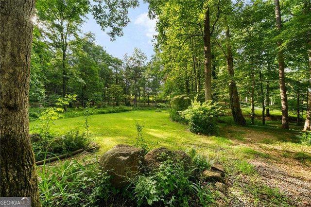 31 Fawn Lake Trail NE, White, GA 30184