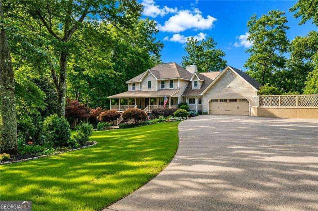 31 Fawn Lake Trail NE, White, GA 30184