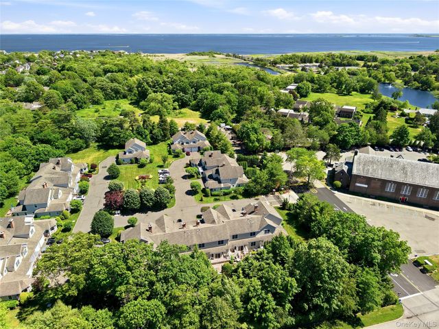 5 Daniels Way, Bay Shore, NY 11706
