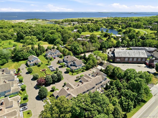 5 Daniels Way, Bay Shore, NY 11706