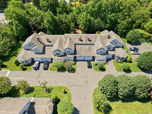 5 Daniels Way, Bay Shore, NY 11706