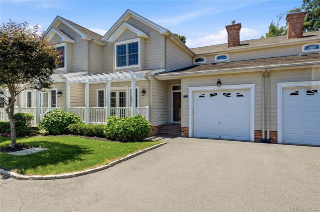 5 Daniels Way, Bay Shore, NY 11706