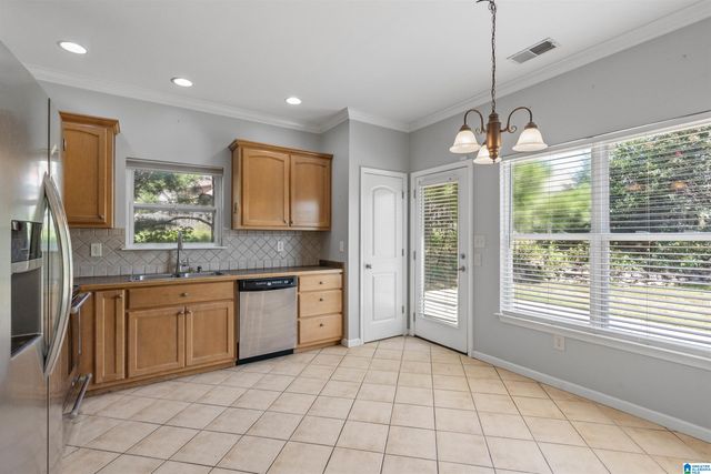 915 VALLEY CIRCLE, Leeds, AL 35094