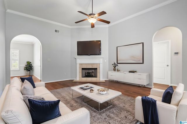 915 VALLEY CIRCLE, Leeds, AL 35094